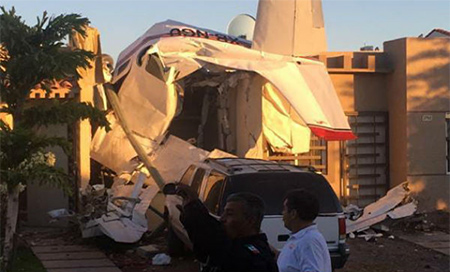 Mueren cuatro personas por accidente de avioneta en Culiacán